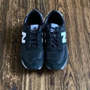 New Balance women’s Sneakers.